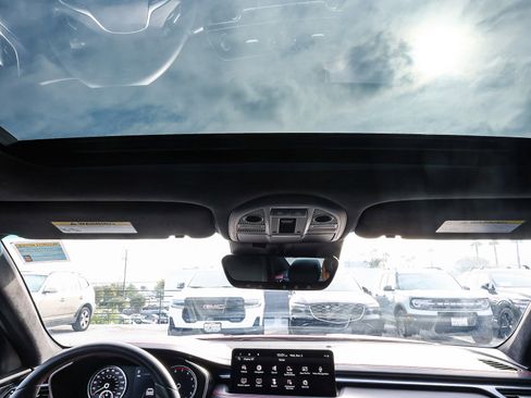 Used 2023 Genesis G70 3.3T w/ Sport Prestige Package image 18