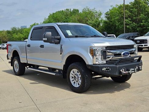 Used 2019 Ford F250 XL w/ STX Appearance Package image 3