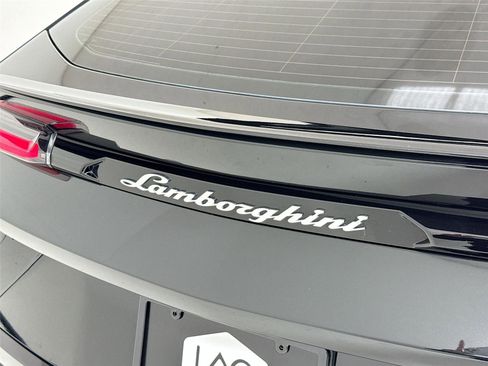 Used 2021 Lamborghini Urus image 40