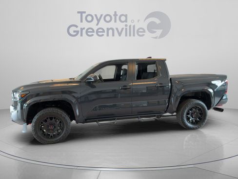 Used 2025 Toyota Tacoma SR5 AWD/4WD image 2