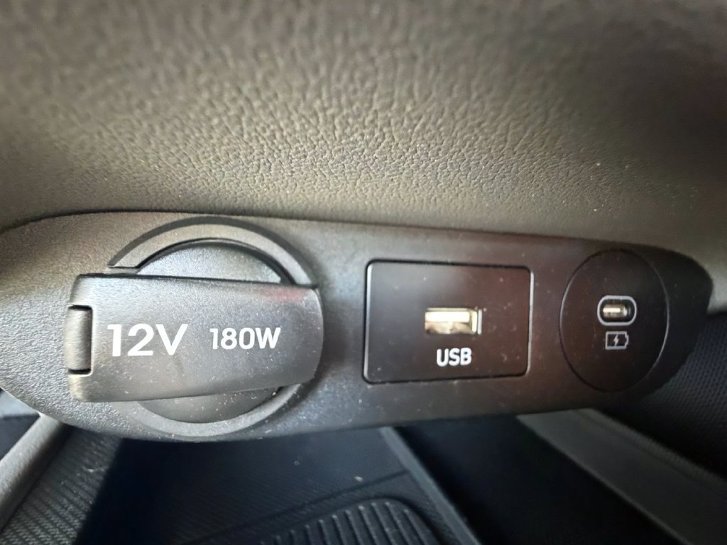 Used 2025 Hyundai Elantra Sport FWD image 15