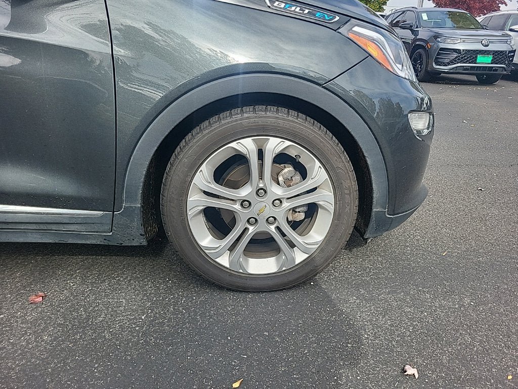 Used 2020 Chevrolet Bolt LT FWD image 4