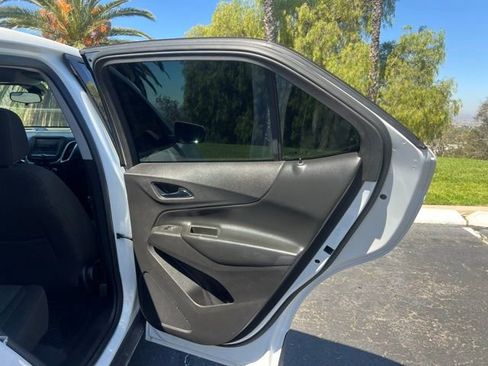 Used 2020 Chevrolet Equinox LT FWD image 15
