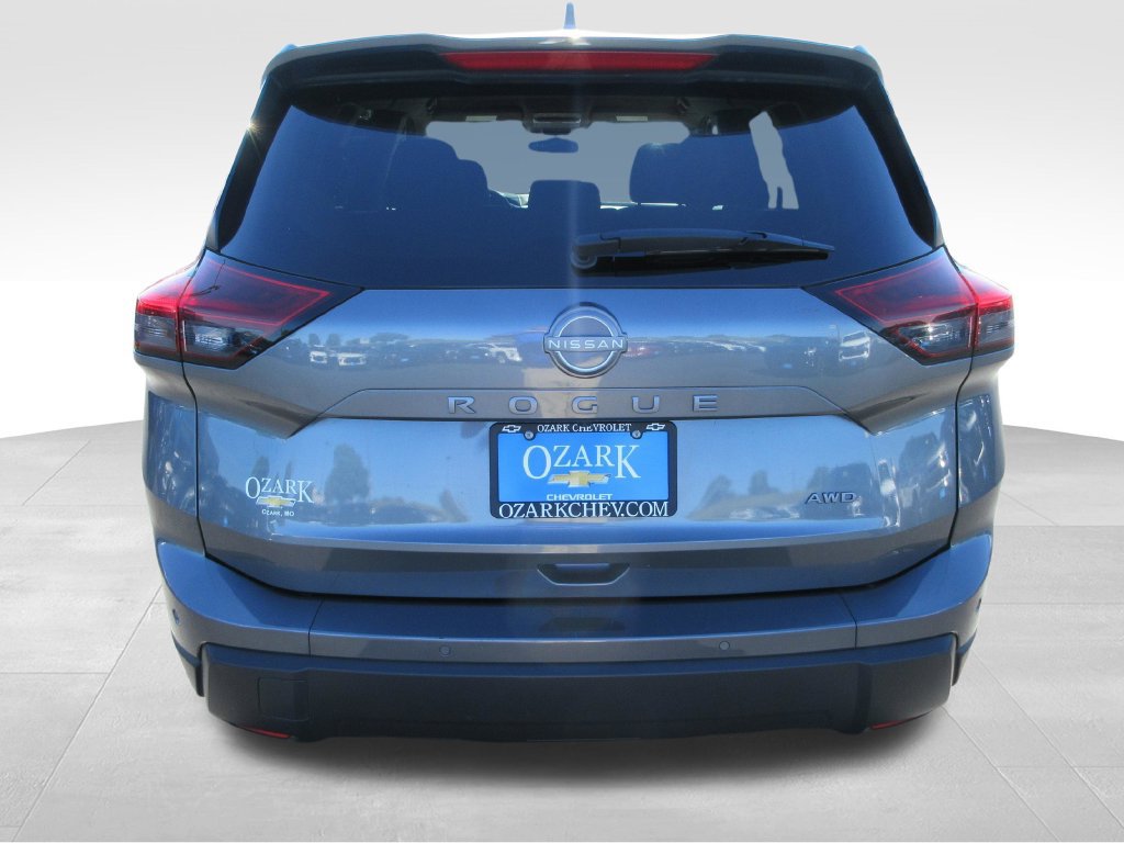 Used 2026 Nissan Rogue SV AWD/4WD image 4
