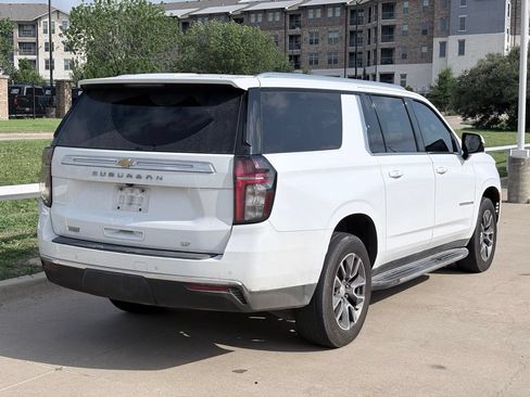 Used 2023 Chevrolet Suburban LT w/ LT Signature Plus Package RWD image 4