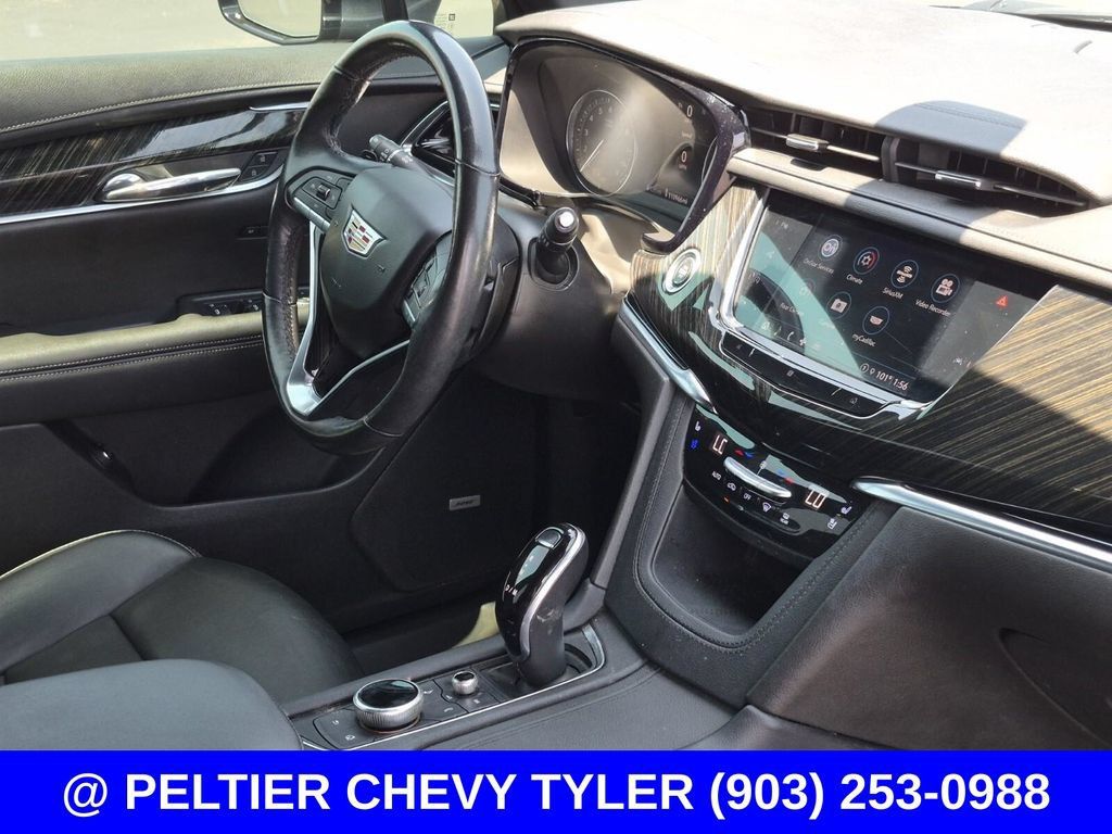 Used 2021 Cadillac XT6 Premium Luxury FWD image 9