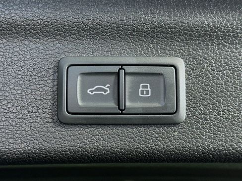 Used 2021 Audi Q3 2.0T Premium w/ Convenience Package image 32