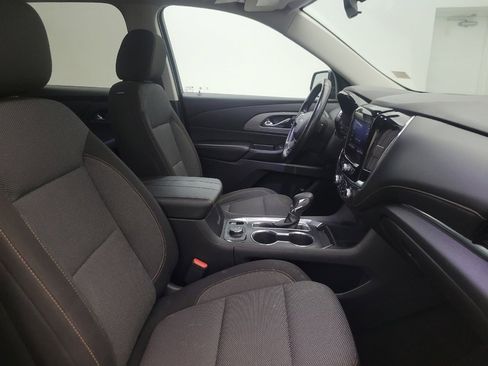 Used 2021 Chevrolet Traverse LT image 21