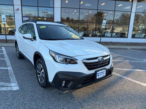 Used 2021 Subaru Outback Premium image 12