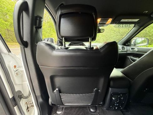 Used 2018 Jeep Grand Cherokee Limited AWD/4WD image 26