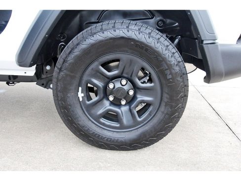 Used 2026 Jeep Wrangler Sport AWD/4WD image 30