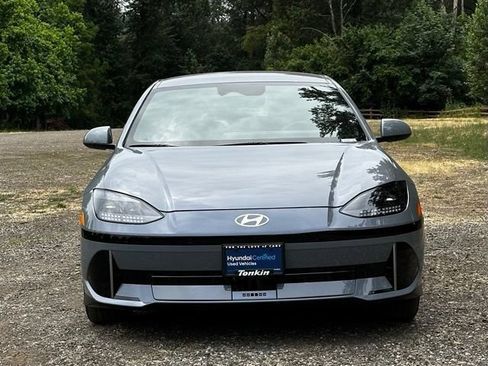 Certified 2025 Hyundai Ioniq 6 SE RWD image 3