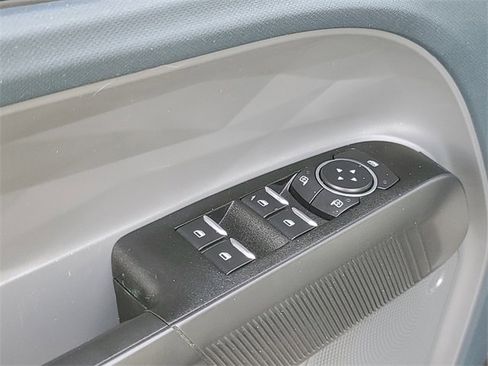 Certified 2022 Ford Maverick XL image 9