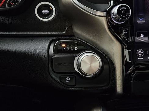 Used 2019 RAM 1500 Laramie RWD image 19