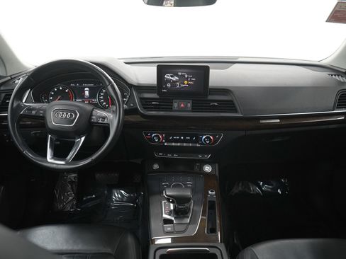 Used 2019 Audi Q5 Premium image 16