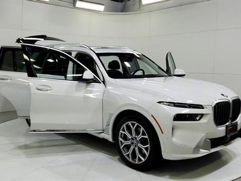 Used 2026 BMW X7 xDrive40i AWD/4WD image 29