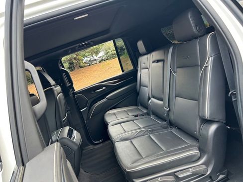Used 2023 Cadillac Escalade ESV Premium Luxury AWD/4WD image 40