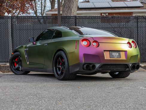 Used 2010 Nissan GT-R Premium image 23