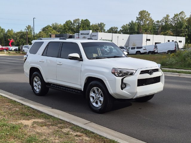 Used 2022 Toyota 4Runner SR5 Premium w/ Moonroof Package RWD image 15