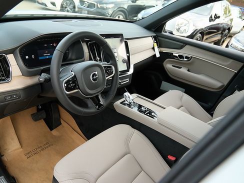 New 2026 Volvo XC90 T8 Plus image 12