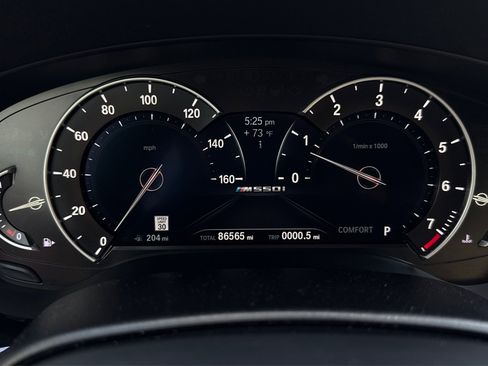 Used 2018 BMW M550i xDrive image 11