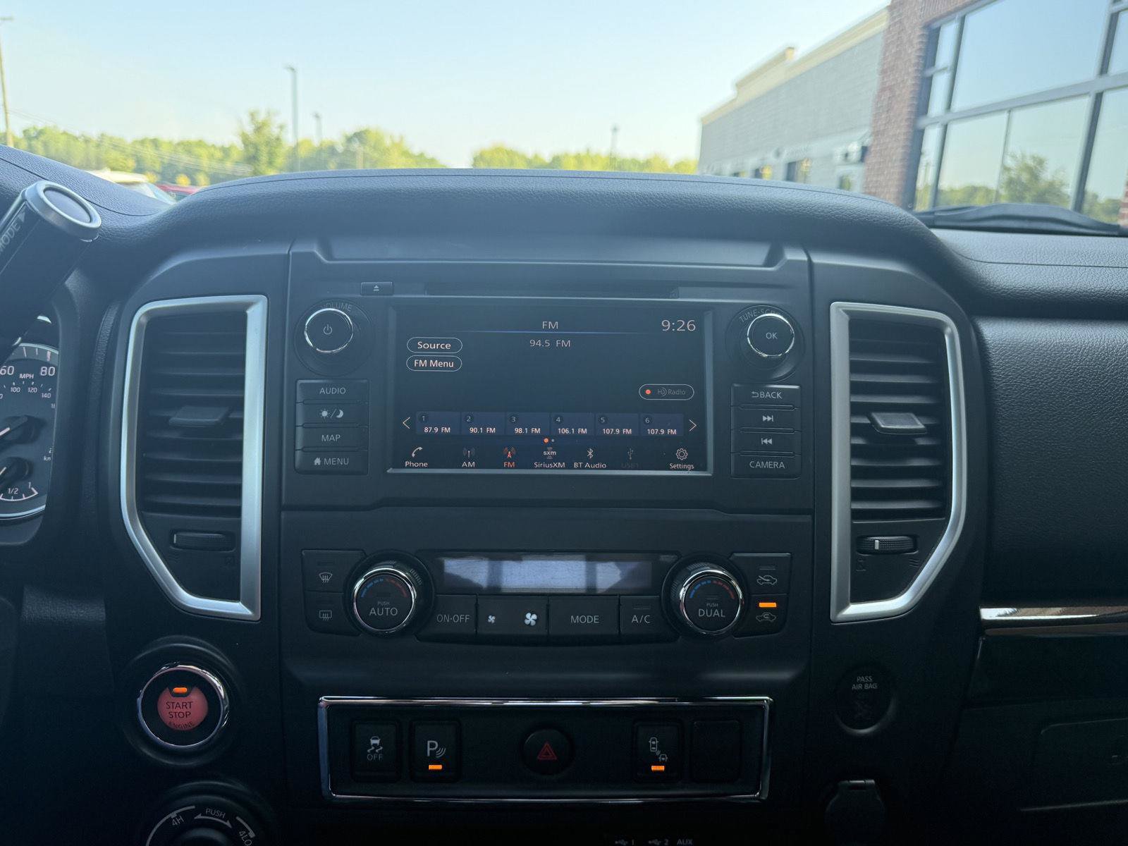 Used 2019 Nissan Titan SV w/ SV Convenience Package AWD/4WD image 7