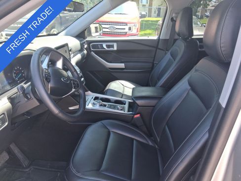 Used 2024 Ford Explorer XLT w/ Equipment Group 202A AWD/4WD image 13