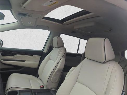 New 2026 Honda Odyssey Touring image 18