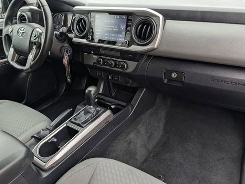 Used 2022 Toyota Tacoma SR5 RWD image 28
