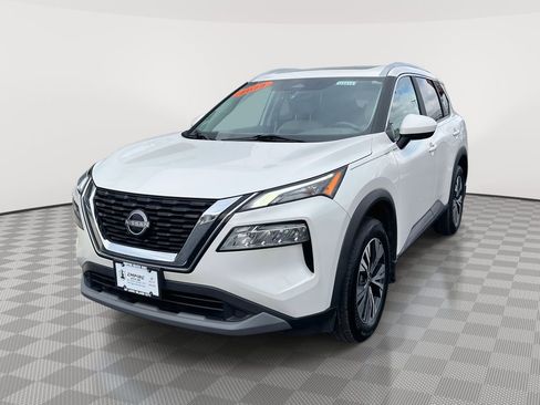 Used 2023 Nissan Rogue SV w/ SV Premium B Package AWD/4WD image 3