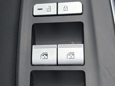 Used 2026 Genesis GV70 2.5T Select AWD/4WD image 17