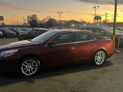 Used 2016 Chevrolet Malibu LT w/ Power Convenience Package image 5