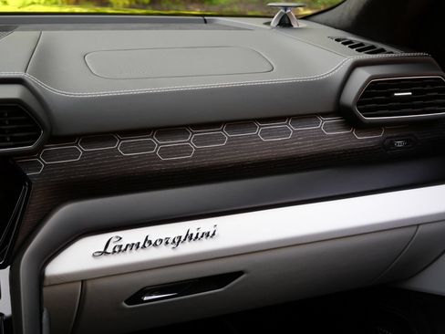 Used 2024 Lamborghini Urus S AWD/4WD image 24