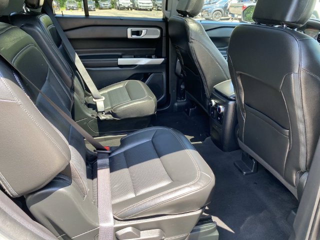 Used 2022 Ford Explorer Limited w/ Equipment Group 301A AWD/4WD image 24