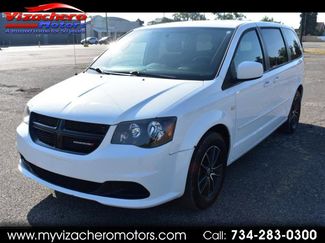 Used 2014 Dodge Grand Caravan SE image 1