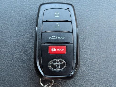 Used 2025 Toyota Camry SE AWD/4WD image 26