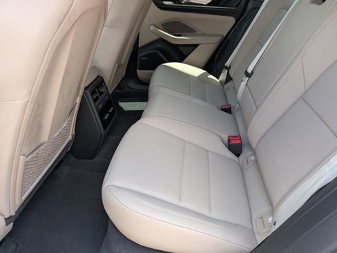 Certified 2025 Porsche Macan Electric image 30