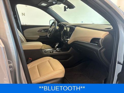 Used 2023 Chevrolet Traverse Premier FWD image 8