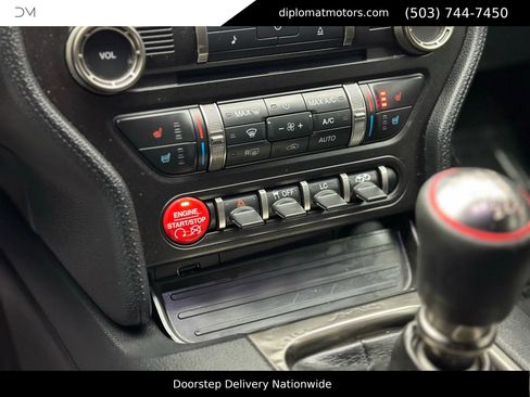 Used 2016 Ford Mustang Shelby GT350 w/ Technology Package image 27