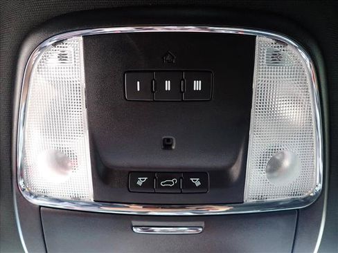 Used 2018 Jeep Grand Cherokee Altitude AWD/4WD image 21