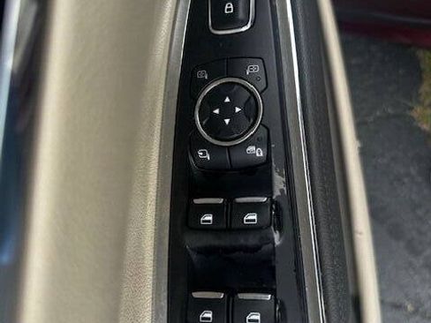 Used 2017 Lincoln Continental Select FWD image 20