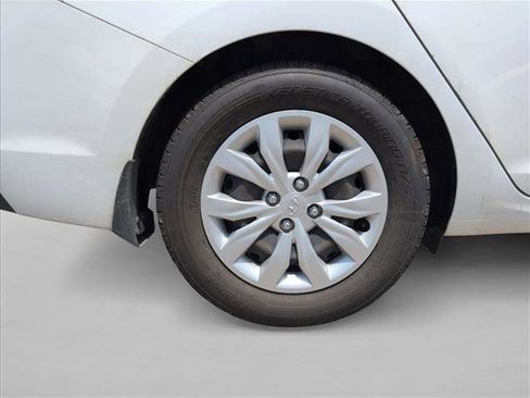 Used 2021 Hyundai Accent SE image 19