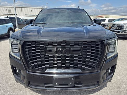 Used 2023 GMC Yukon Denali AWD/4WD image 2