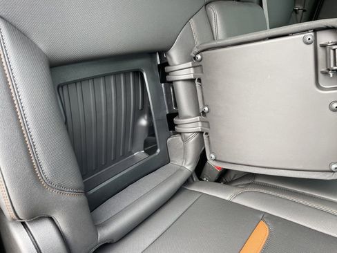 Used 2025 GMC Sierra 1500 AT4 w/ AT4 Premium Package image 37