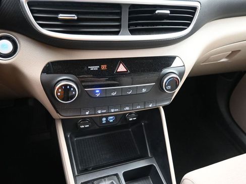 Used 2021 Hyundai Tucson Value FWD image 18