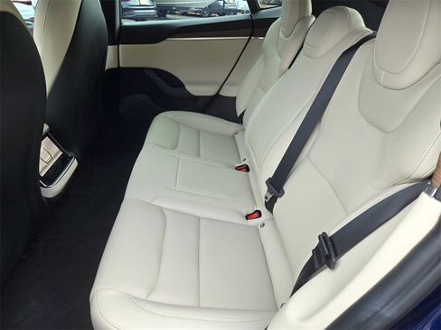 Used 2022 Tesla Model S image 12
