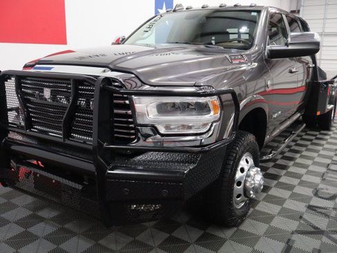 Used 2022 RAM 3500 Laramie AWD/4WD image 4