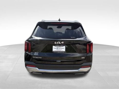 Used 2024 Kia Sorento S AWD/4WD image 10