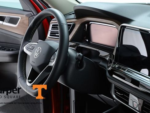 Used 2024 Volkswagen Atlas SE FWD image 35