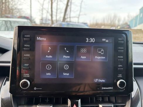 Used 2022 Toyota Corolla Cross XLE image 42